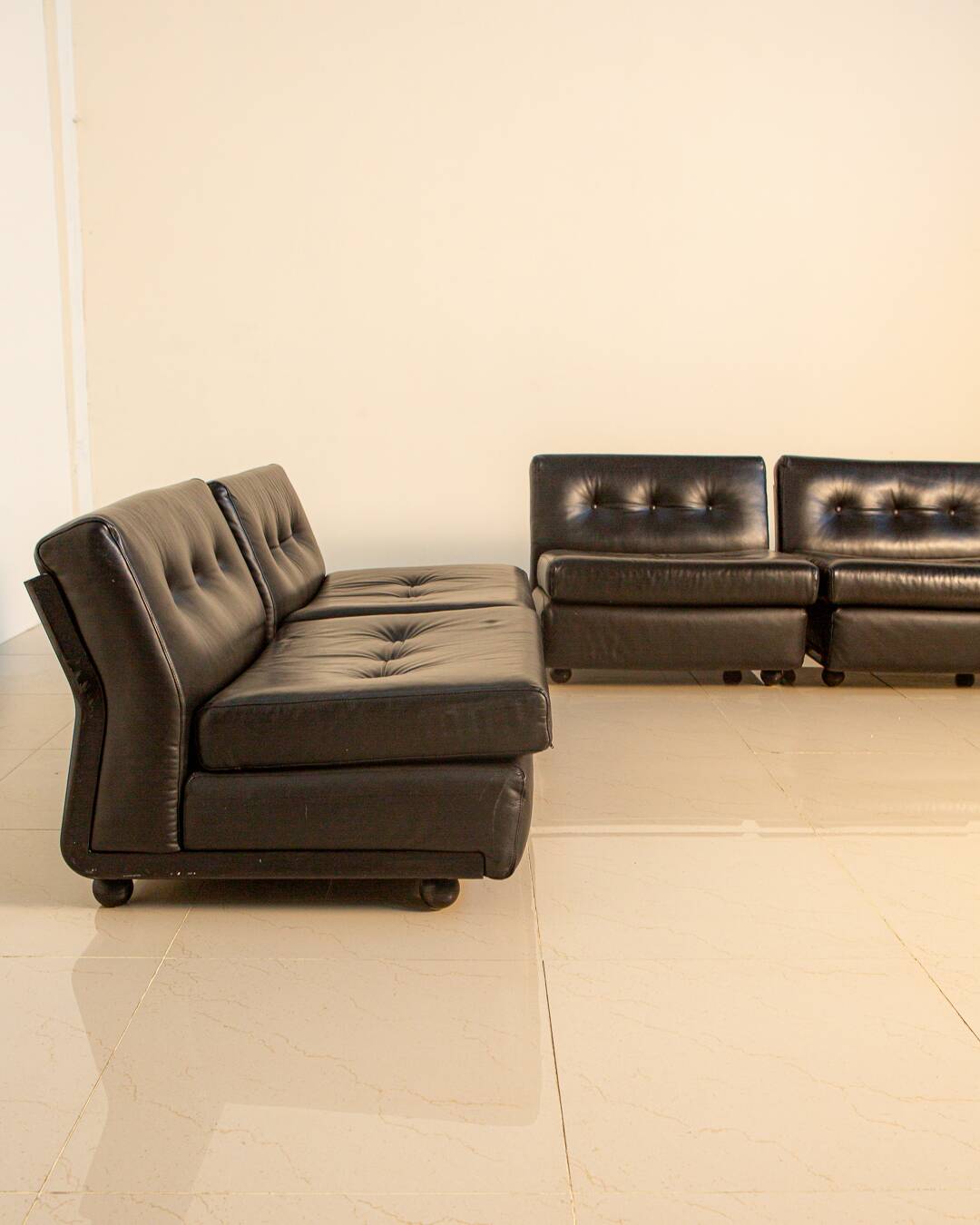 Set of 5 "Amanta" armchairs by Mario Bellini for C&B Italia 80's