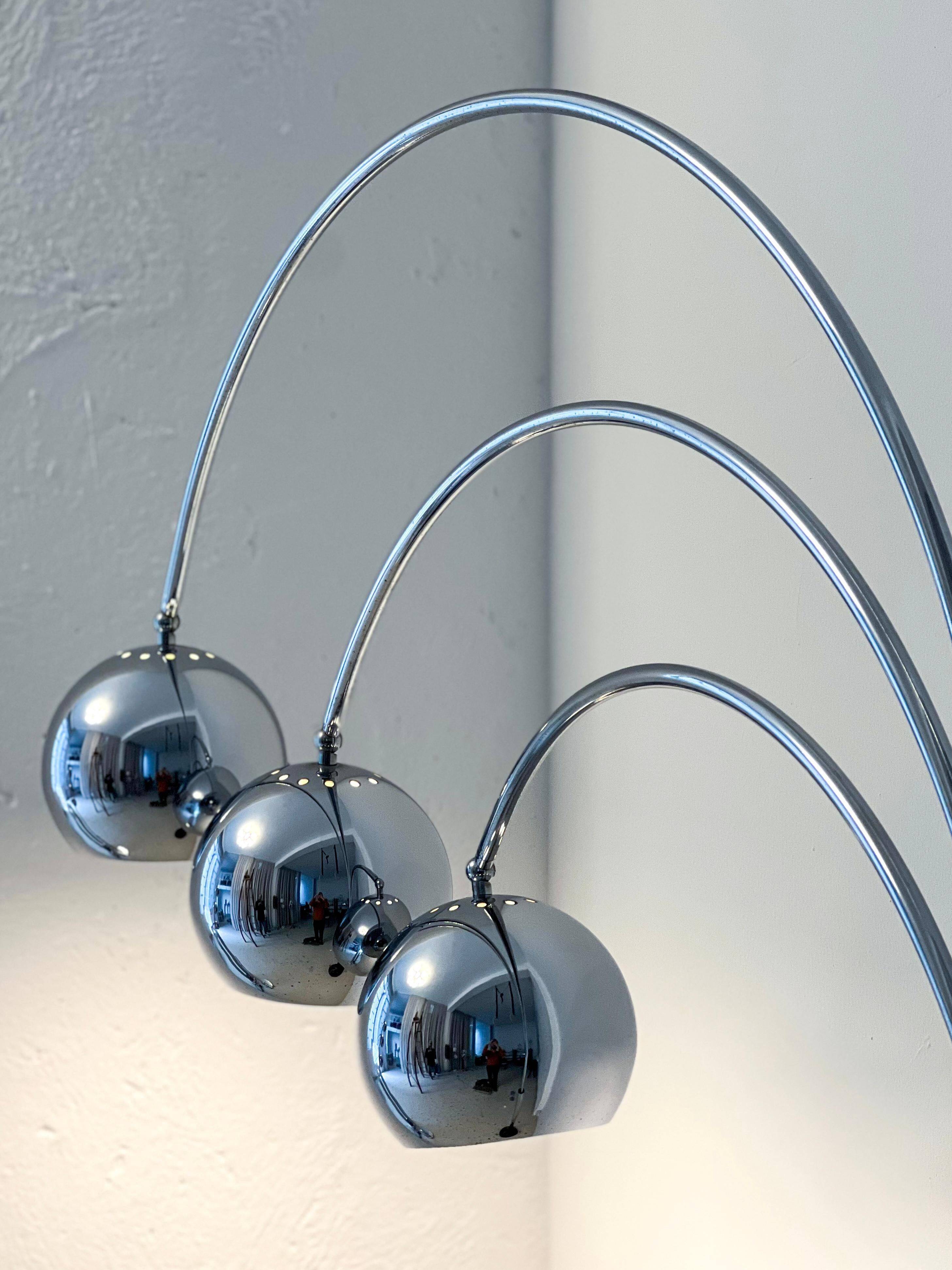 Sculptural Space Age Arco Floor Lamp, Chrome Metal, Three Lights, Reggiani