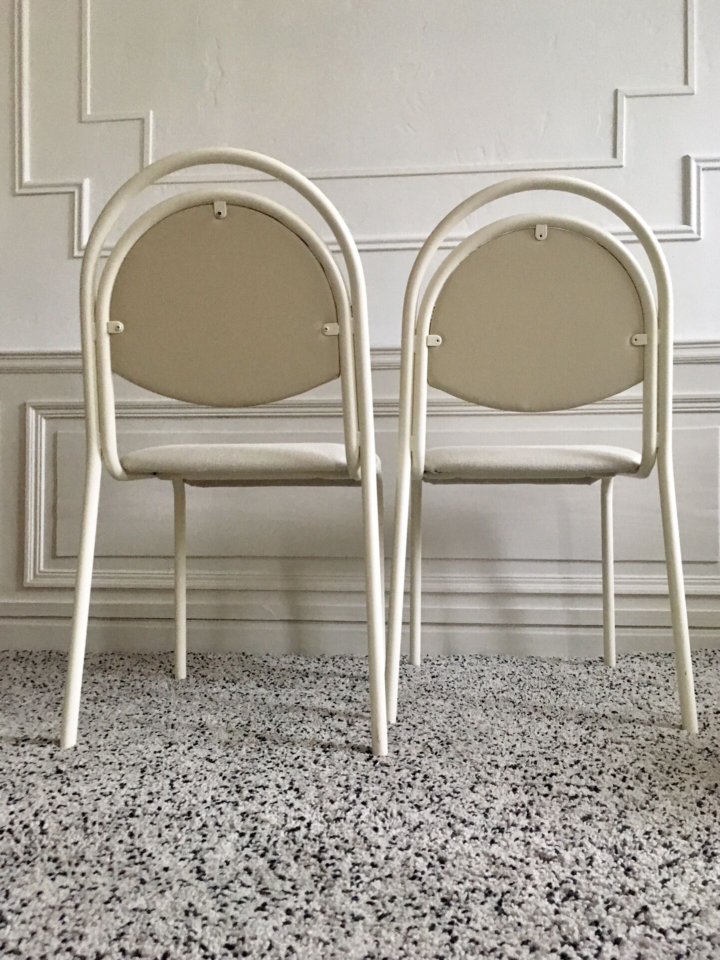 Set of chairs