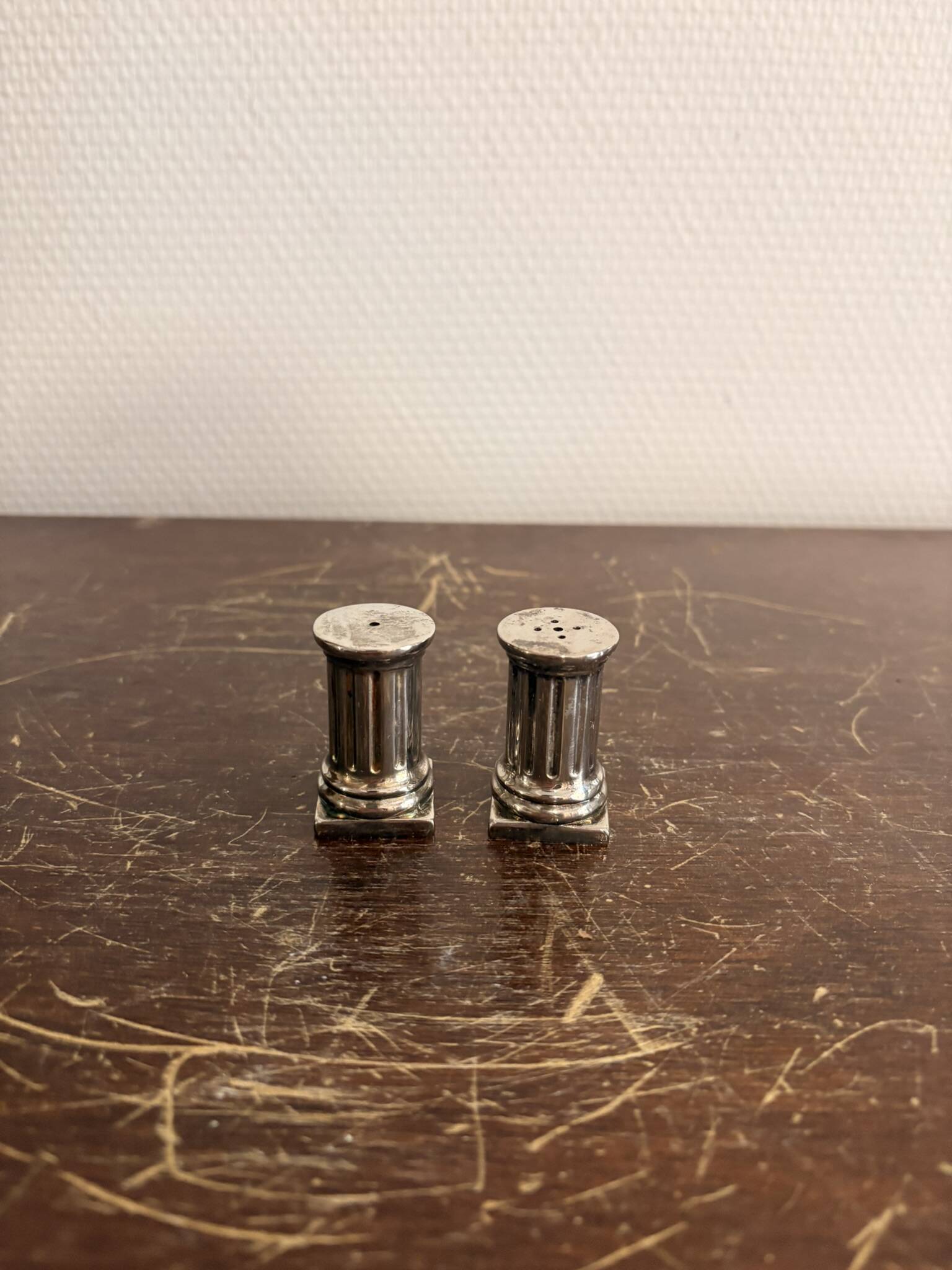 Salt and Pepper Shaker Doric Column Fluted Silver-Plated Metal Neo-Classical