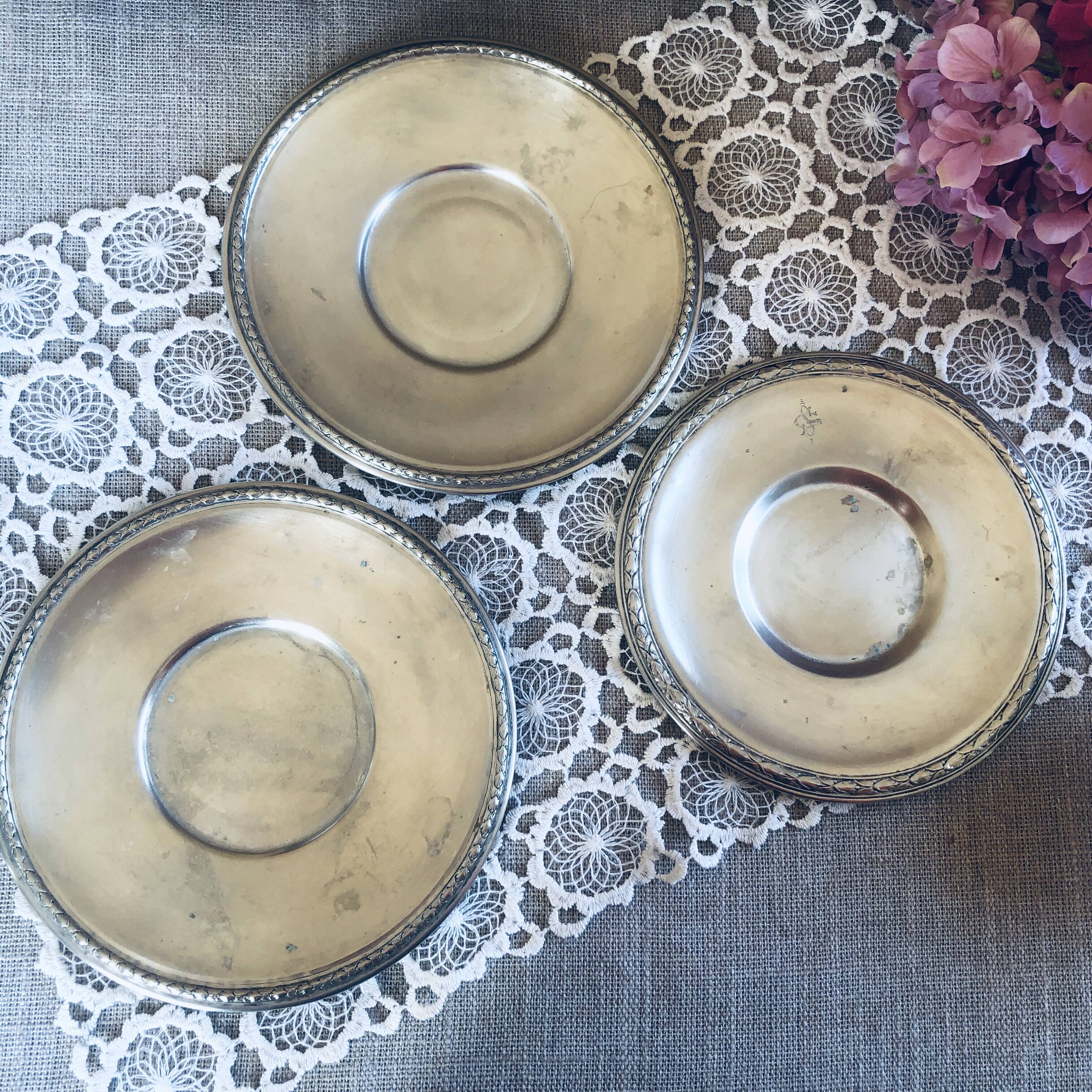 Set of 3 old "silverware" cups