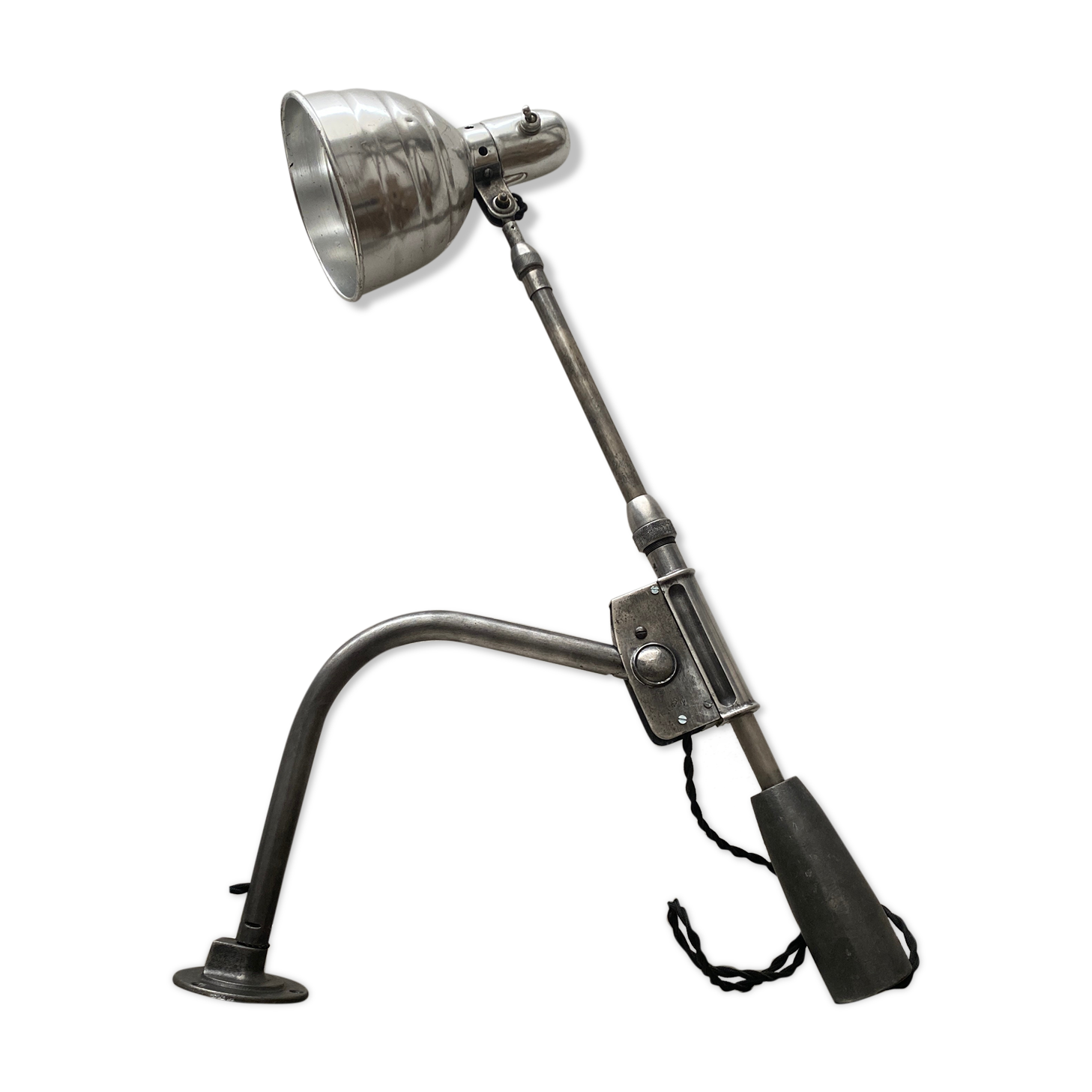 Industrial counterweight wall light from Solère