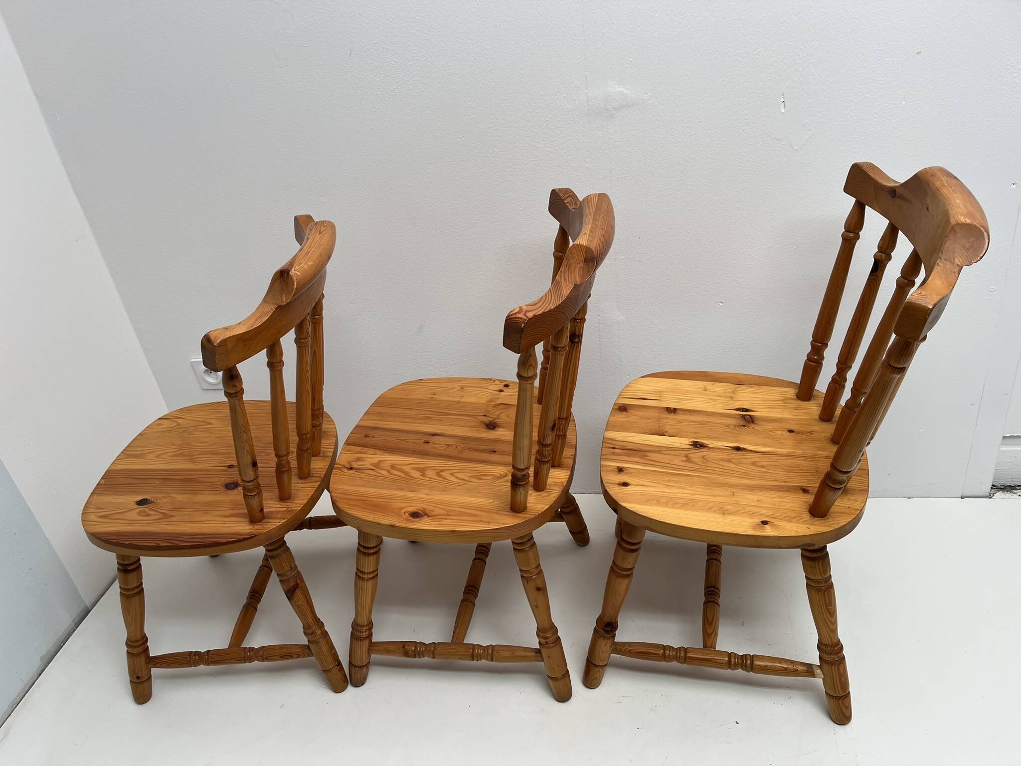3 western country type pine chairs 1970 turned wood