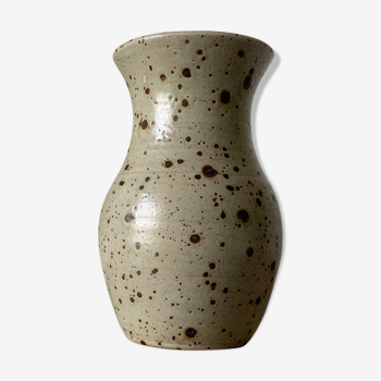 Vase with pattern