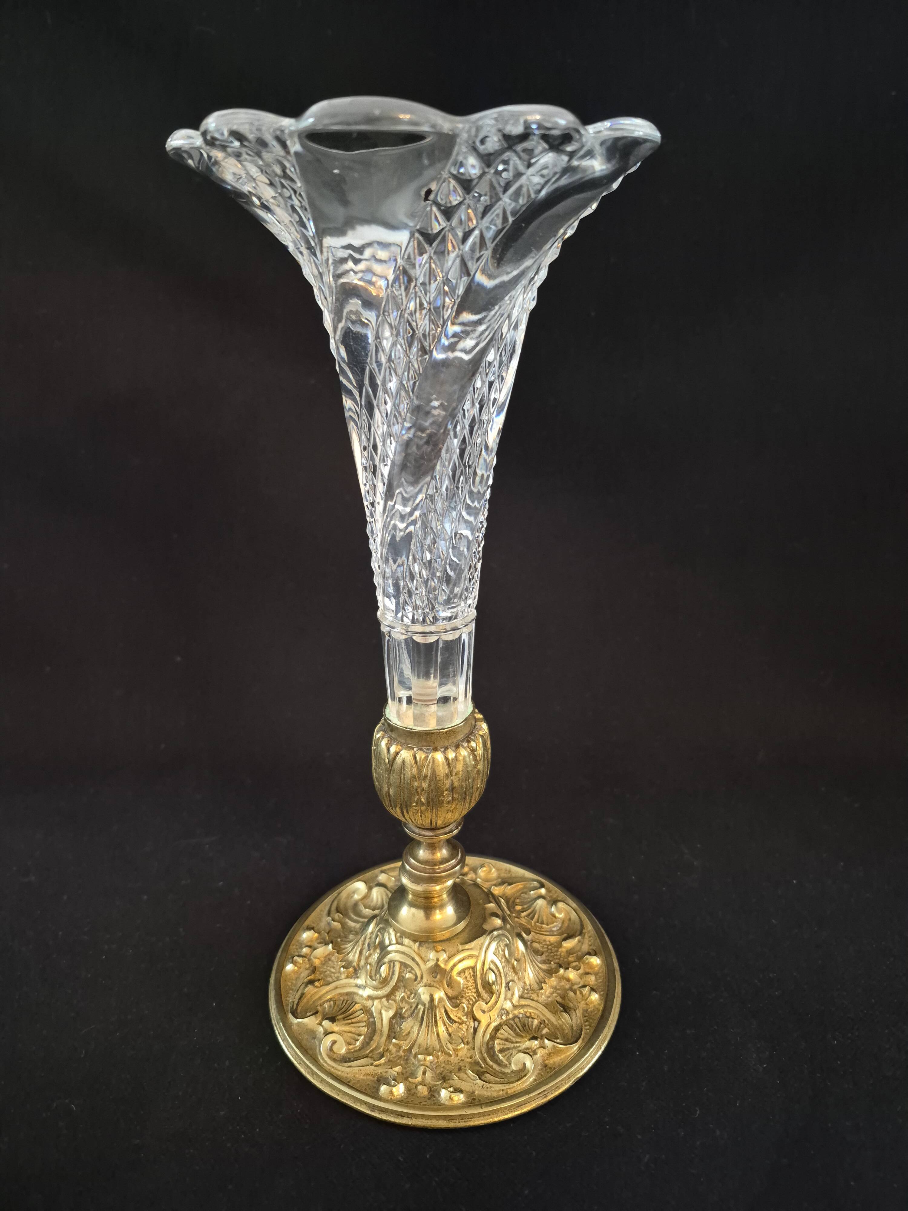 Cornet or tulip vase, centrepiece, Baccarat crystal 19th century