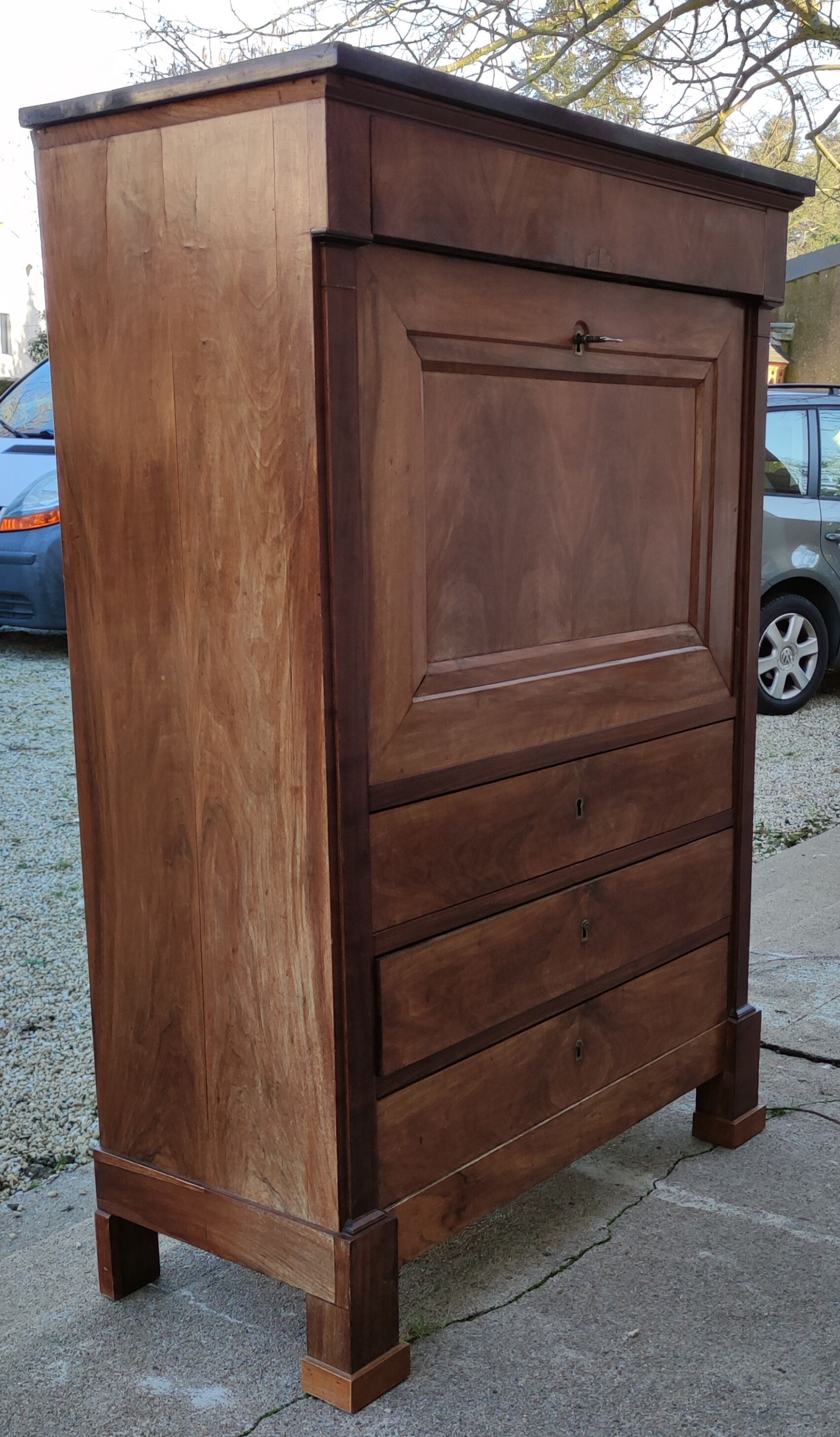 Former mahogany secretary