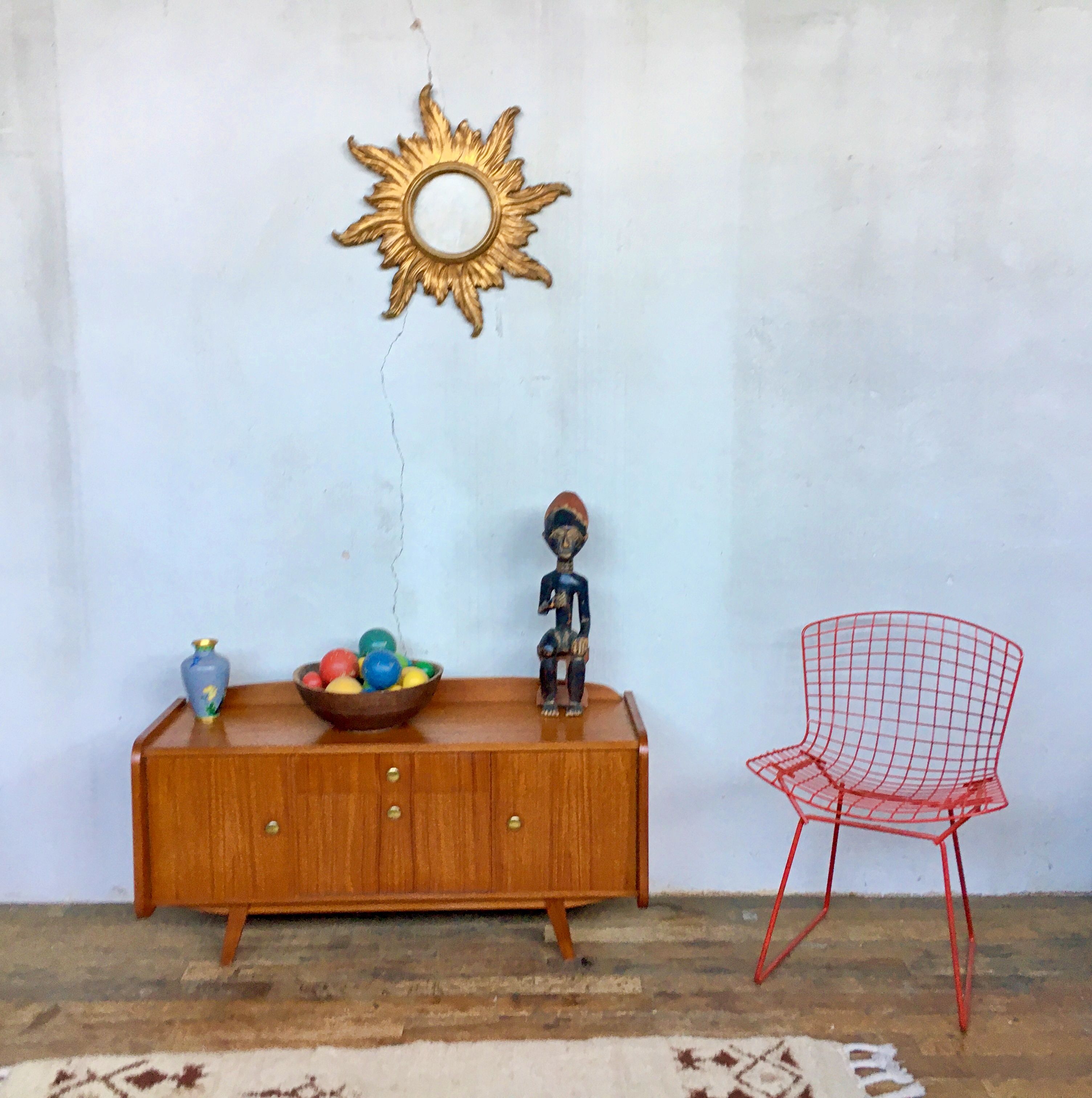 Hifi tv stand enfilade Scandinavian style 1960 vintage teak feet compass