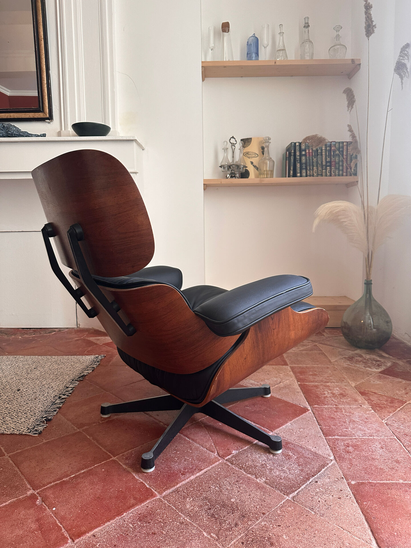 Eames Lounge Chair Mobilier International edition
