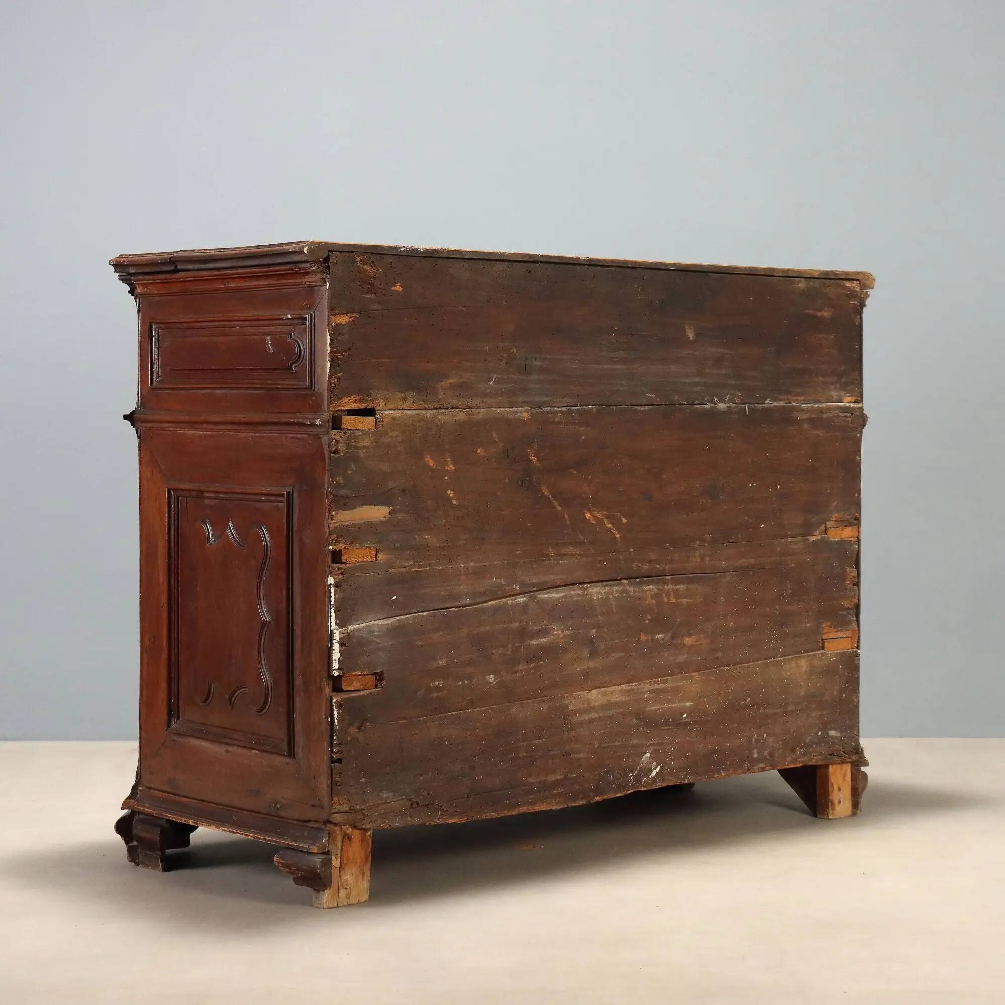Antique baroque walnut commode, Italy, 18th century