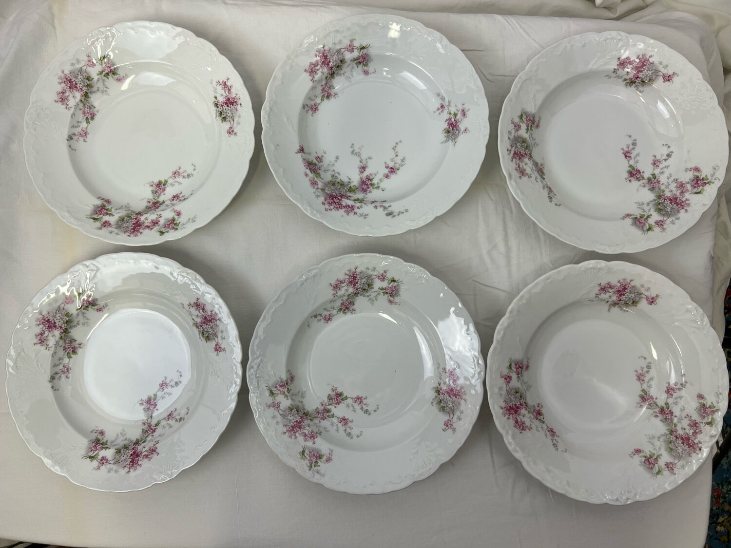 6 hollow porcelain plates floral decoration