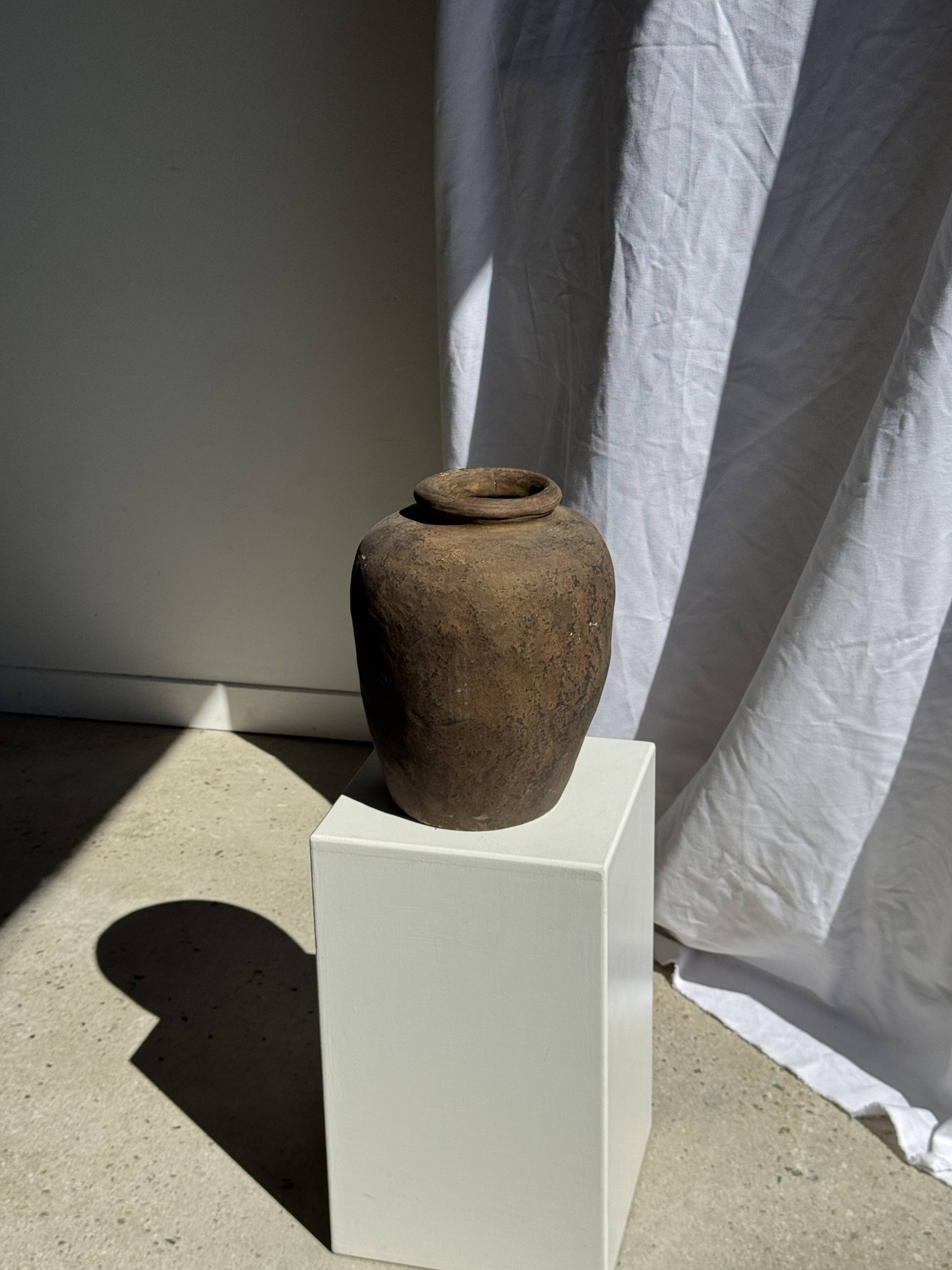 Borneo vase in beige terracotta H35 D23