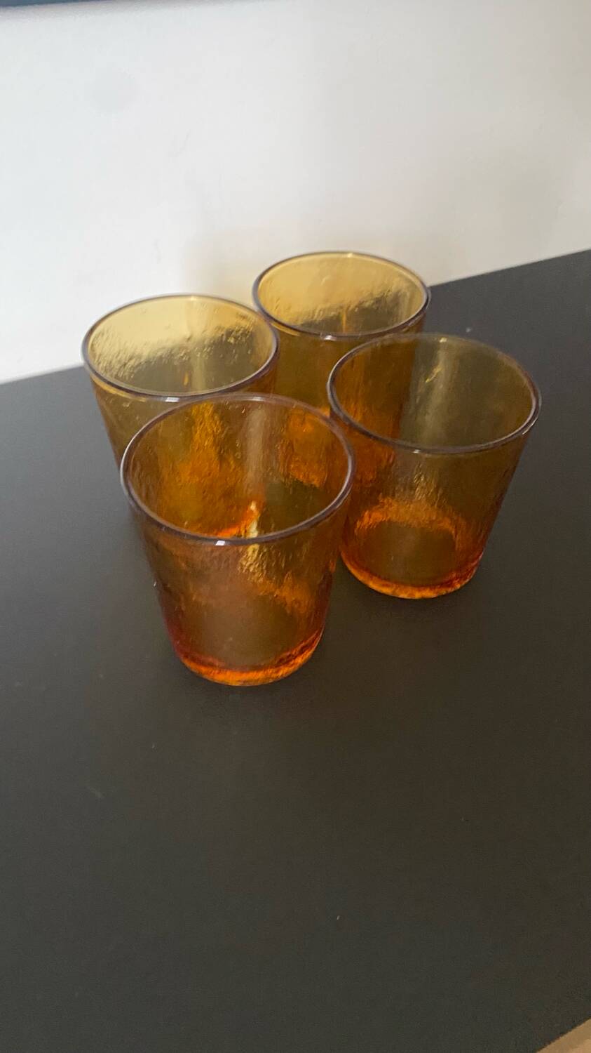4 verres en verre ambré, années 70