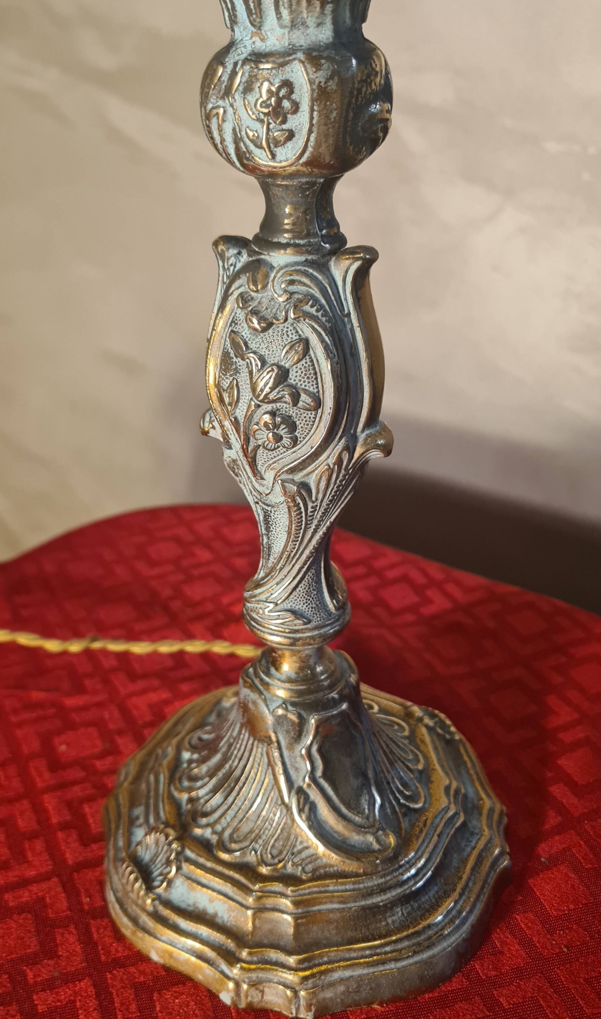 bronze lamp in Rococo style with yellow-green opaline ball, superb, electrical works fine