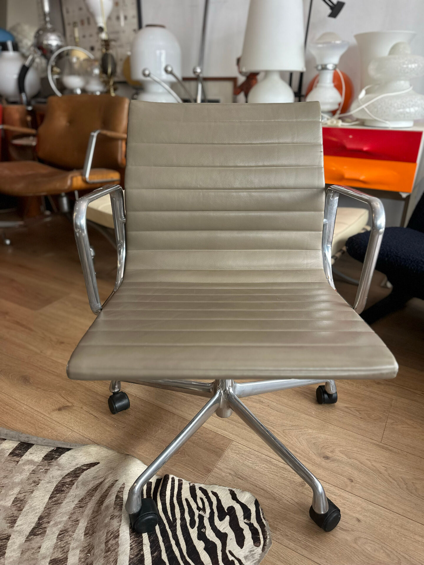 Eames Aluminium Chair office chair for Vitra