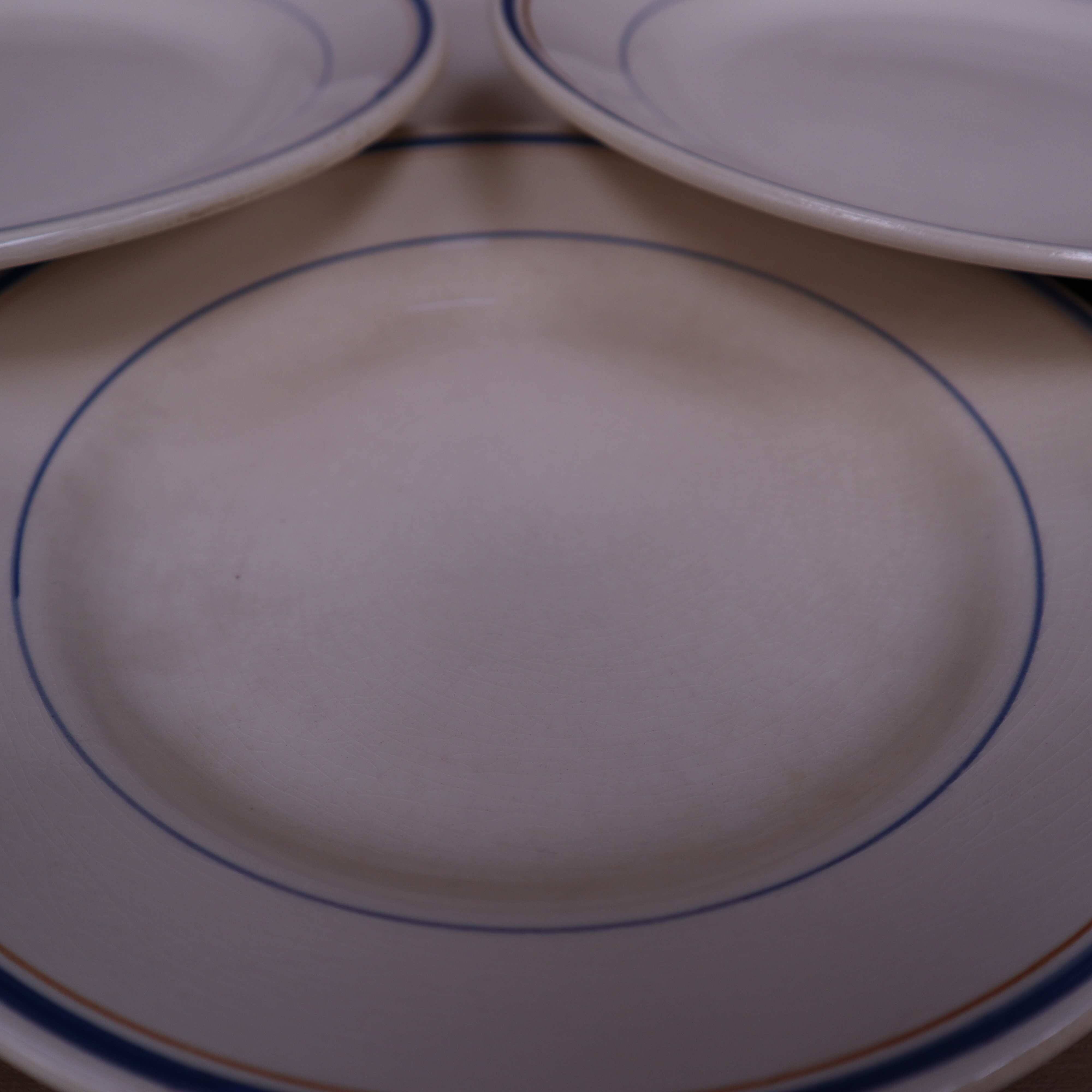 8 Moulin des Loups dessert plates, Louvois model