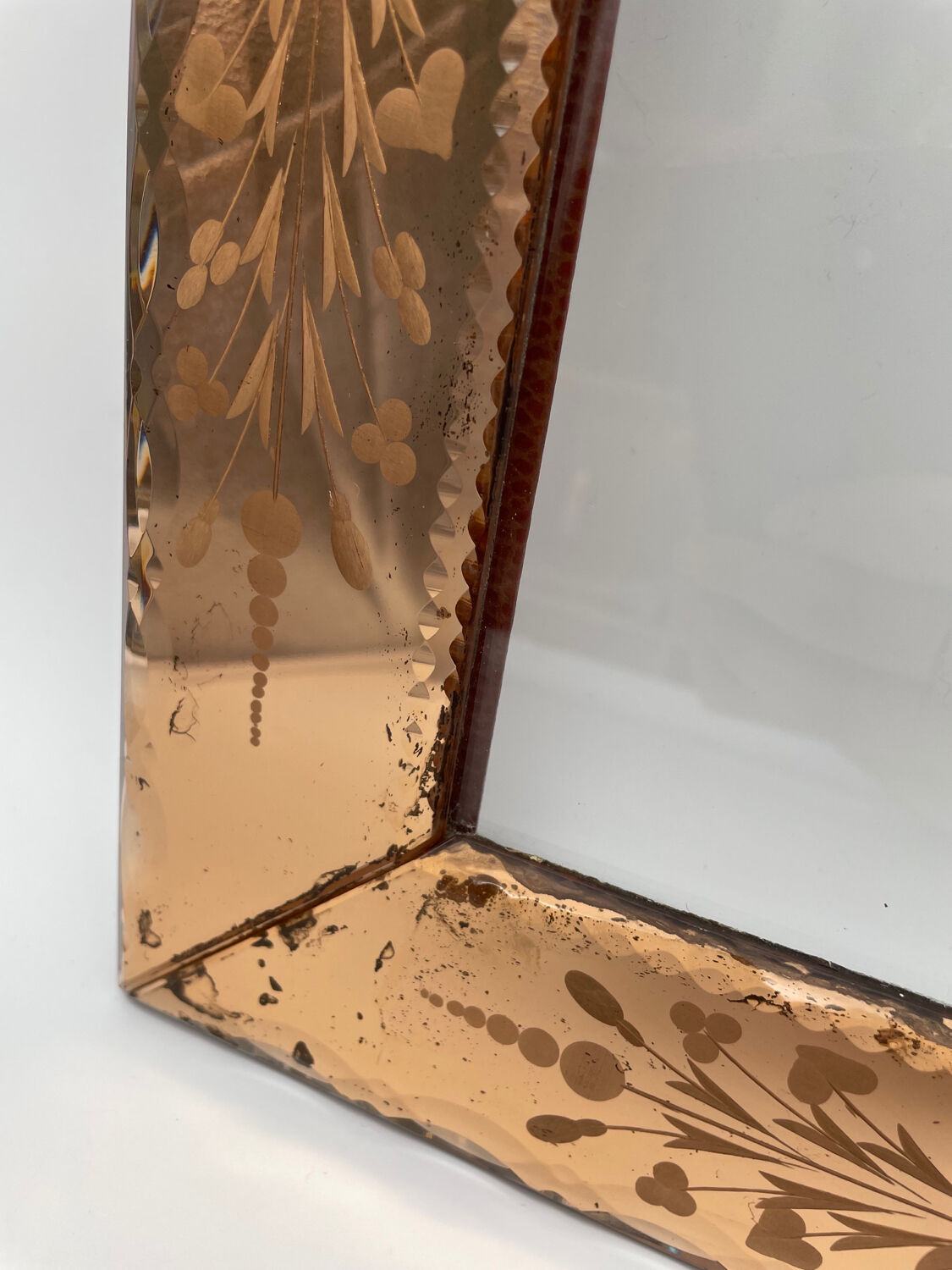 Venetian frame in engraved and bevelled pink glass, flowers, floral, 1950