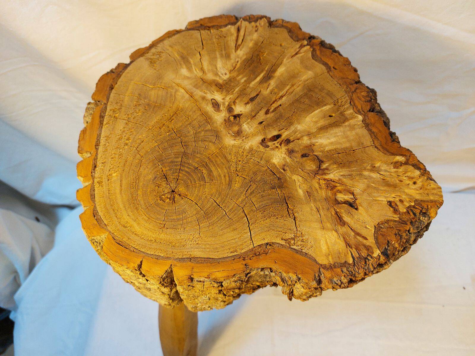 Brutalist tripod stool - French popular craftsmanship from the 20th century