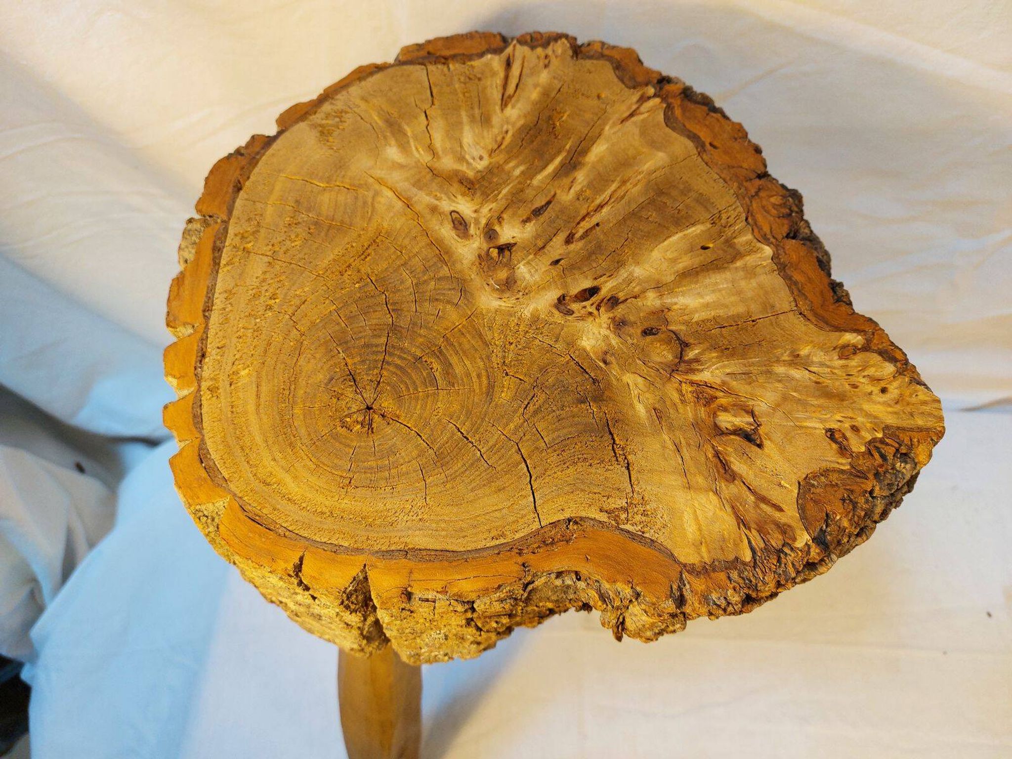 Brutalist tripod stool - French popular craftsmanship from the 20th century