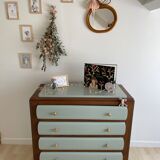 Commode vert pâle