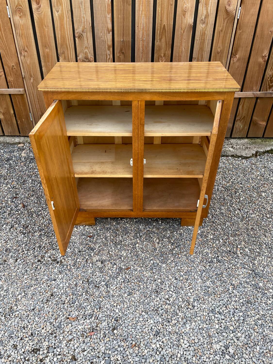 Ancien buffet vintage parisien deux portes