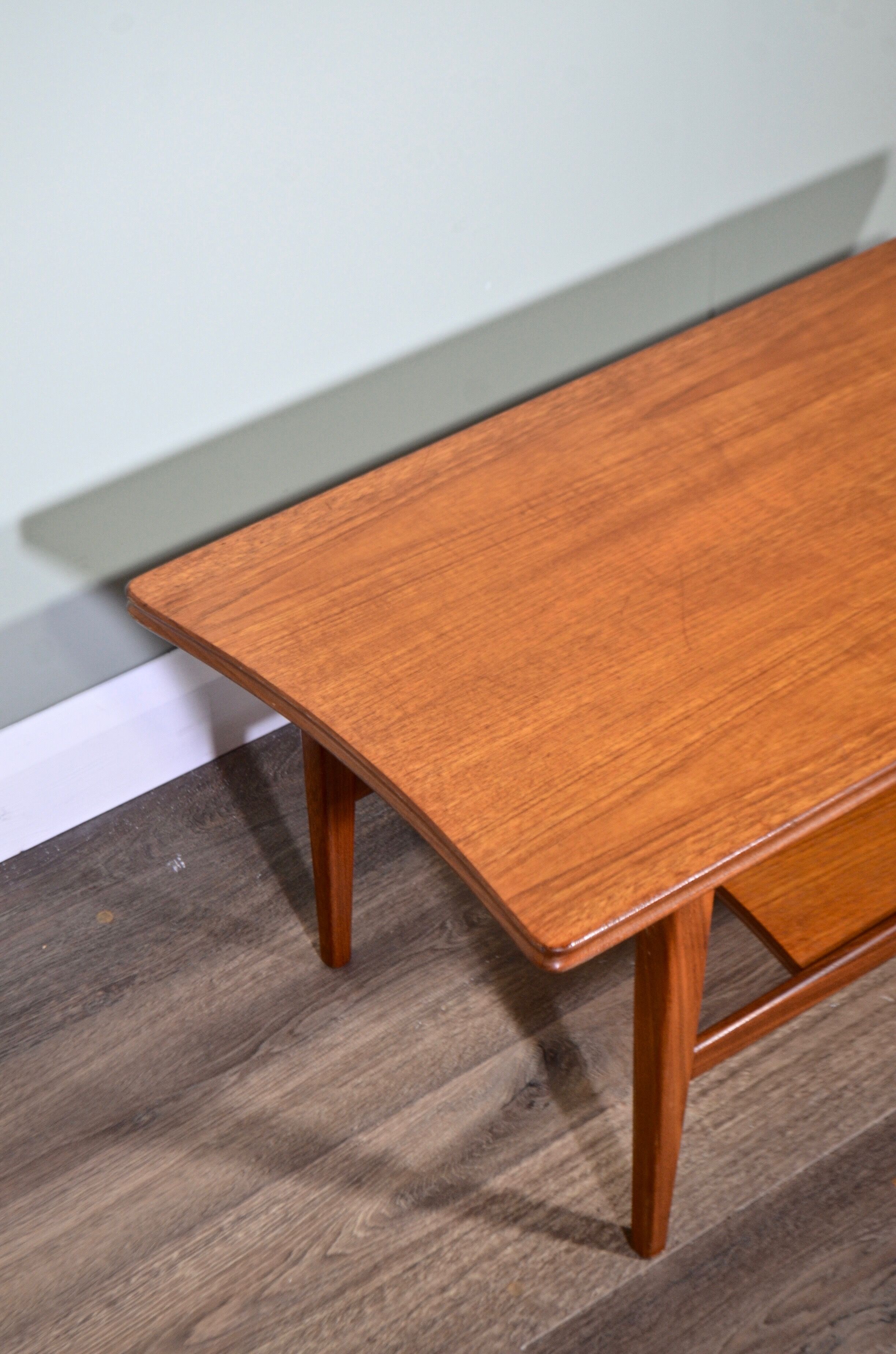 Vintage Midcentury Richard Hornby for Heal's two-tier teak coffee table. Delivery. Modern / Danish style.