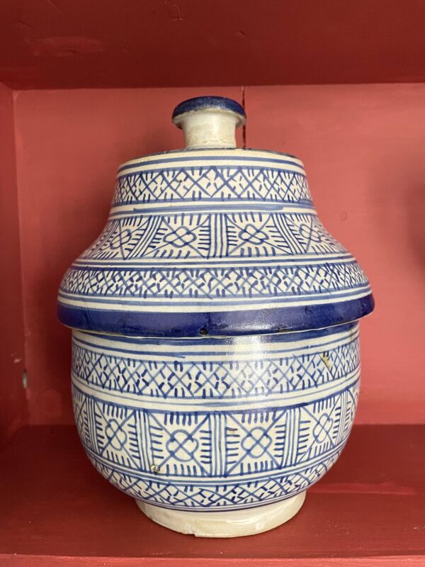 Ancien pot à beurre couvert “jobbana” marocain, Fès, signé Serghini