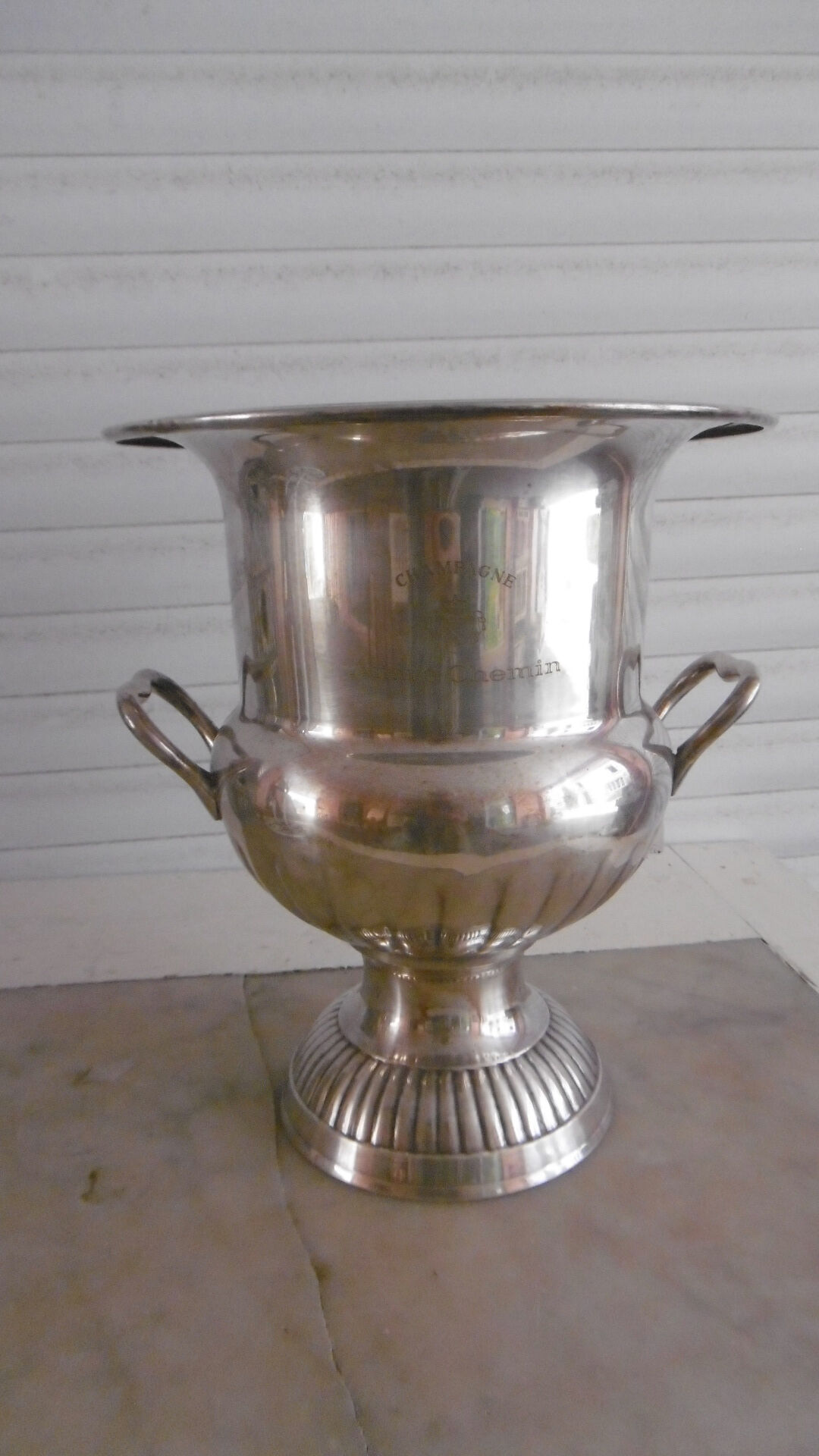 Medicis style champagne bucket in silver metal