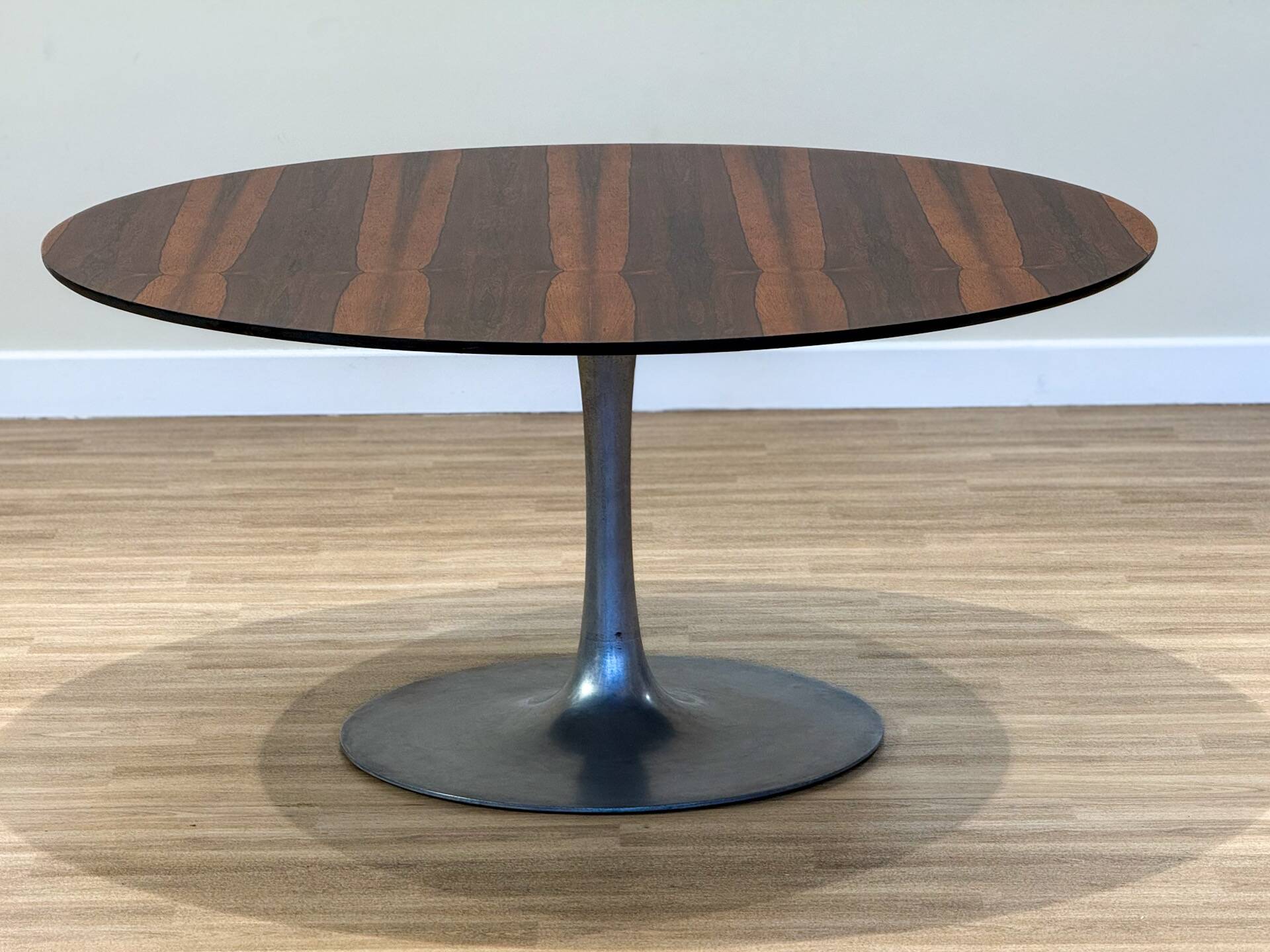 Mid-Century Arkana Round Dining Table in Brazilian Rosewood