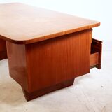Executive desk model Boomerang standard from De Coene