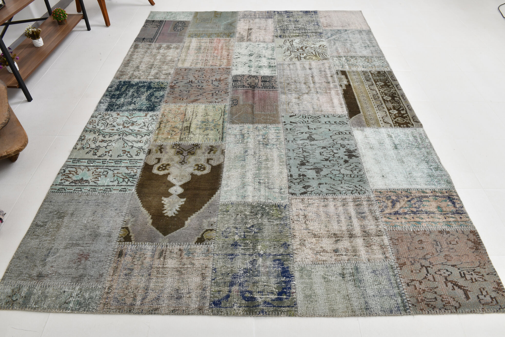 Neutral tones turkish rug 304x211cm