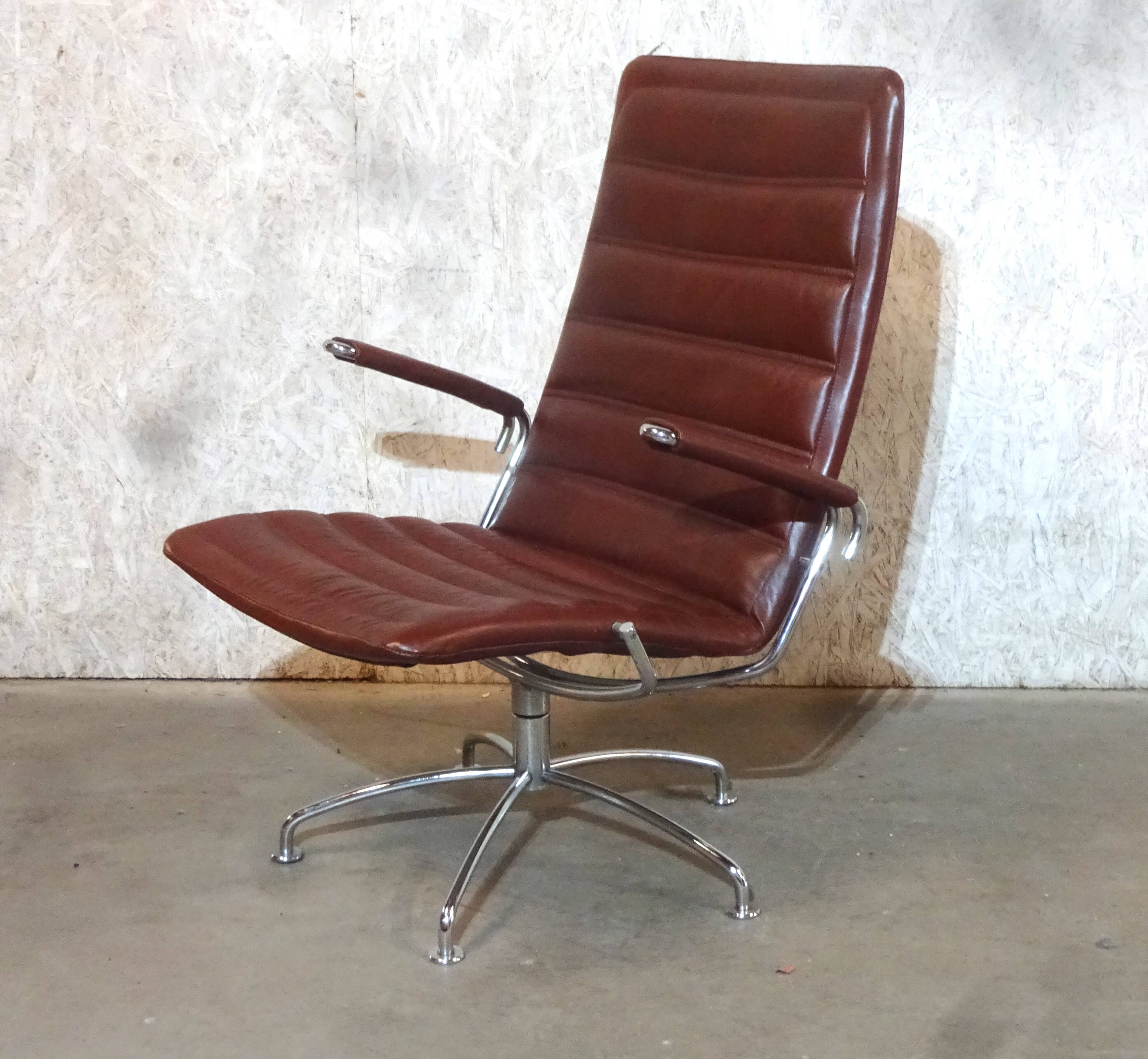 Copenhagen Airport Chair Model SAS Series by Jens Amundsen for Fritz Hansen