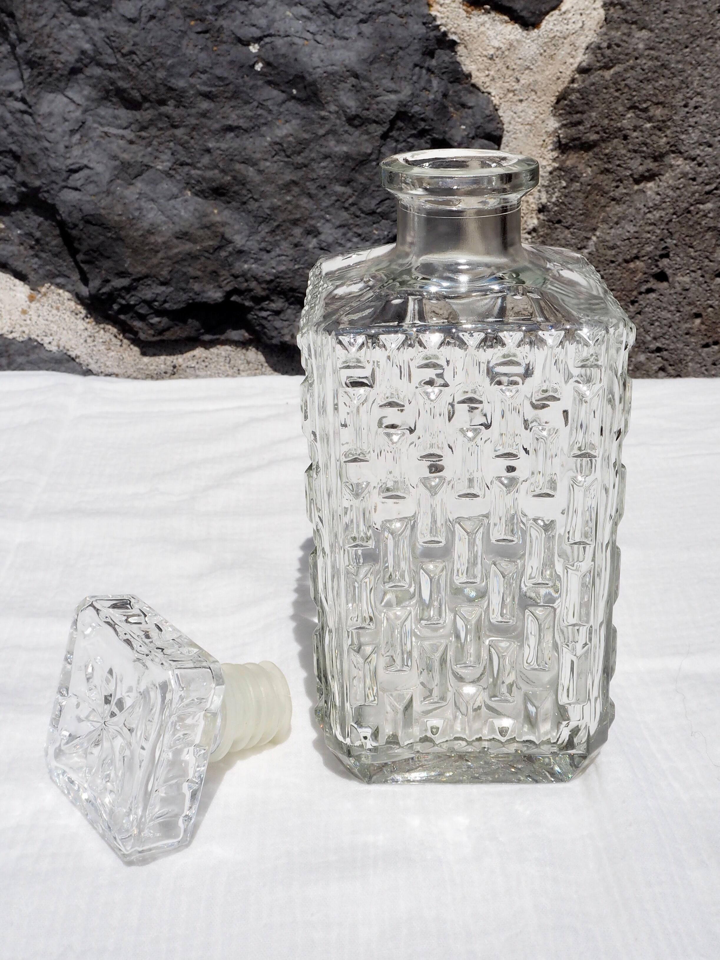 Glass whisky decanter