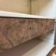 Présentoir en orme