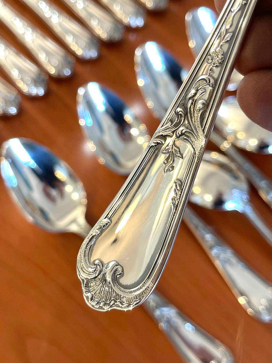 Ercuis cutlery set, 124 pieces, Louis XV style, in near-new condition.