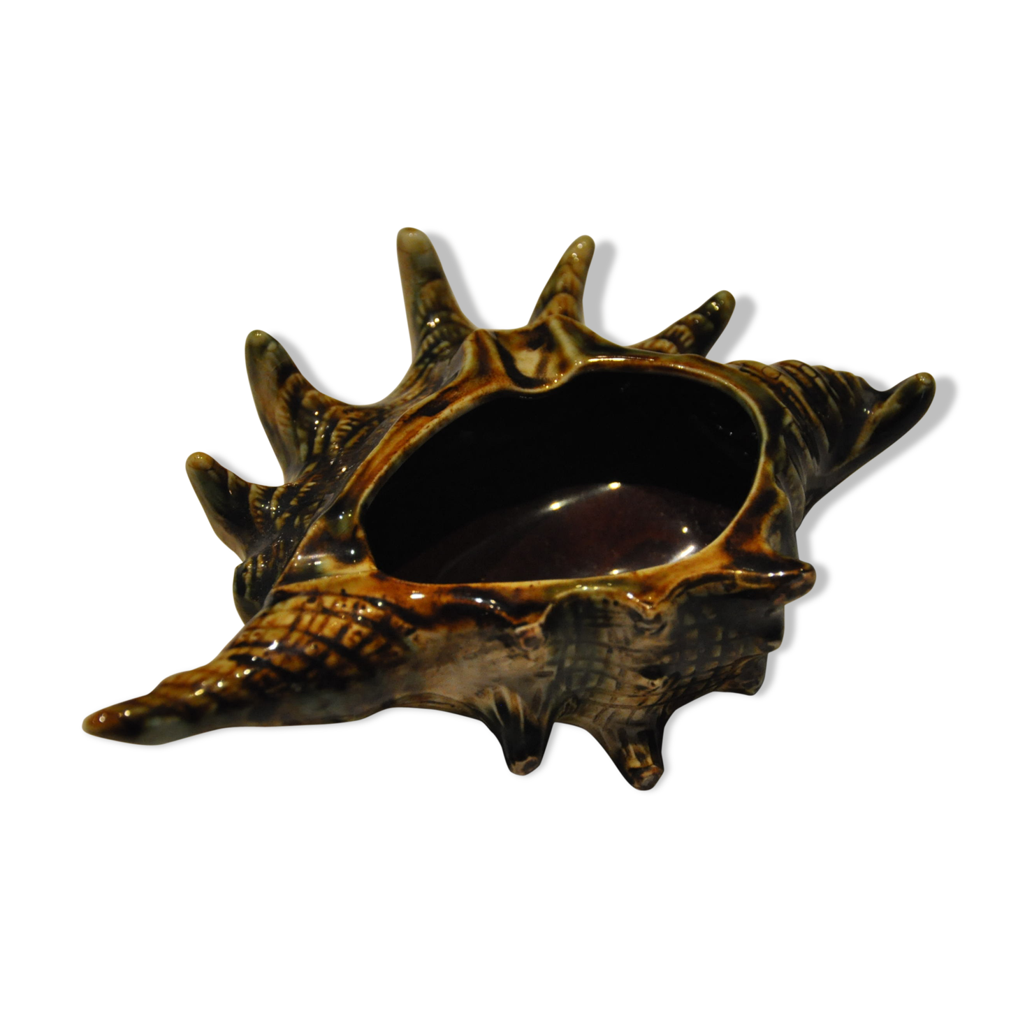 Ceramic shell ashtray