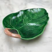Dish - empty pocket green slip leaf veined in ceramic