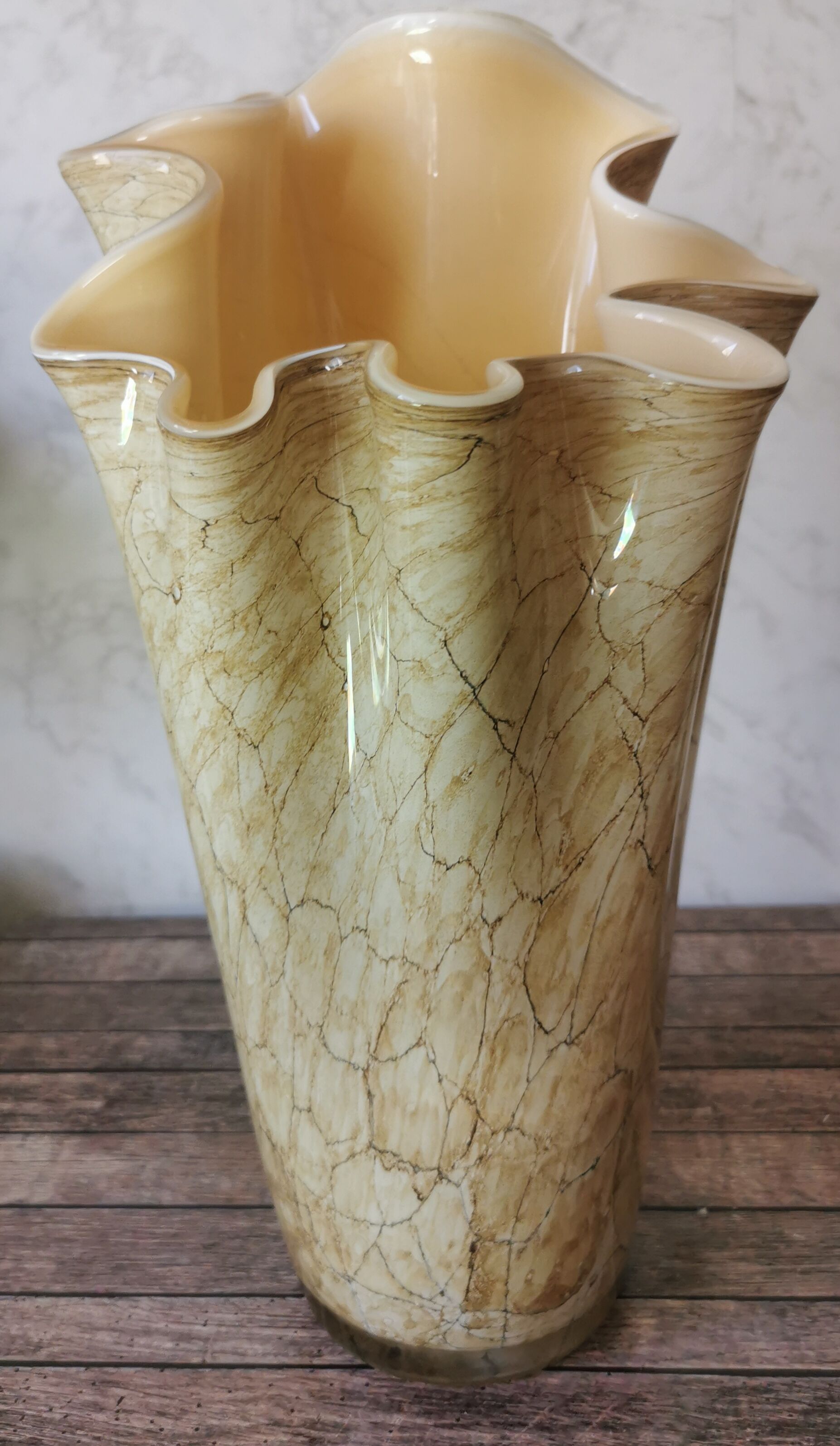 Corolle glass vase