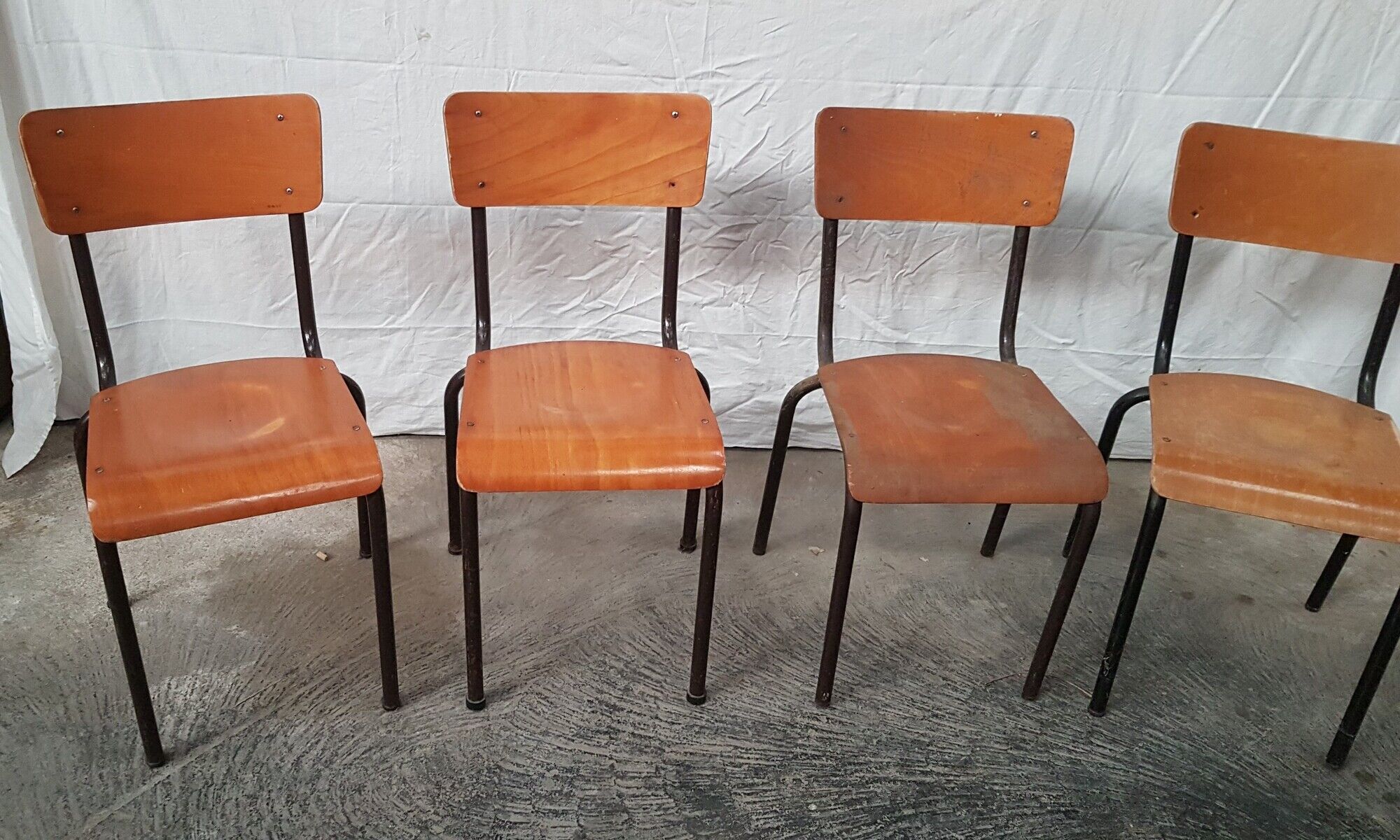 Set of 4 vintage tubular school chairs from the 60s 70s