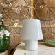 Lampe de chevet opaline blanche