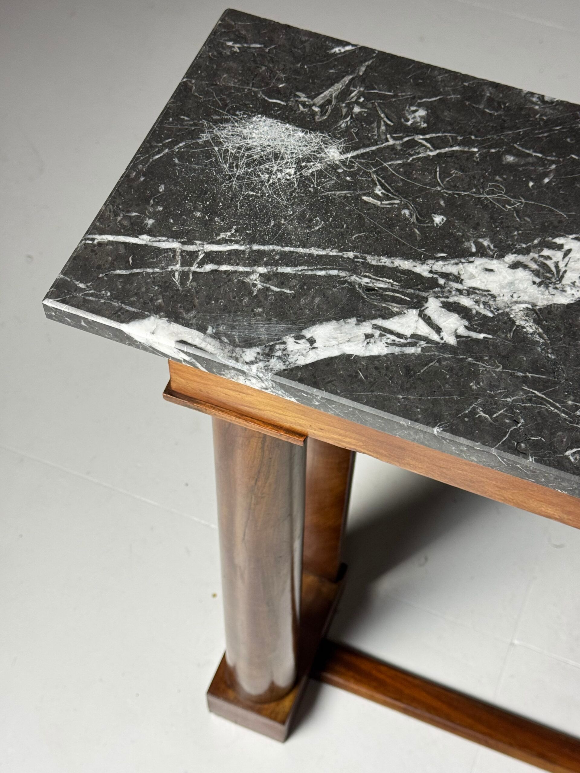 Table d'appoint en acajou de style Empire, 19e siècle