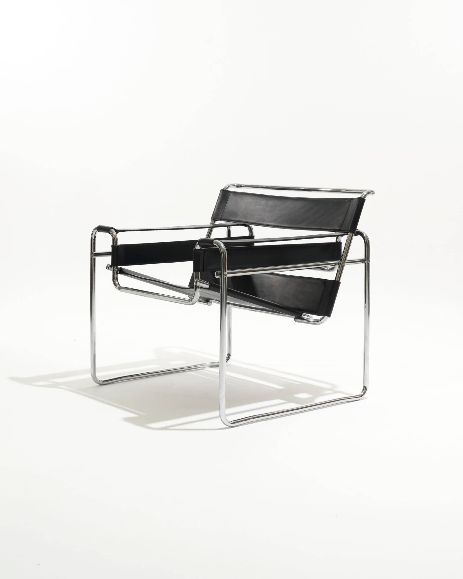 Wassily armchair in black leather, marcel breuer, 2000s