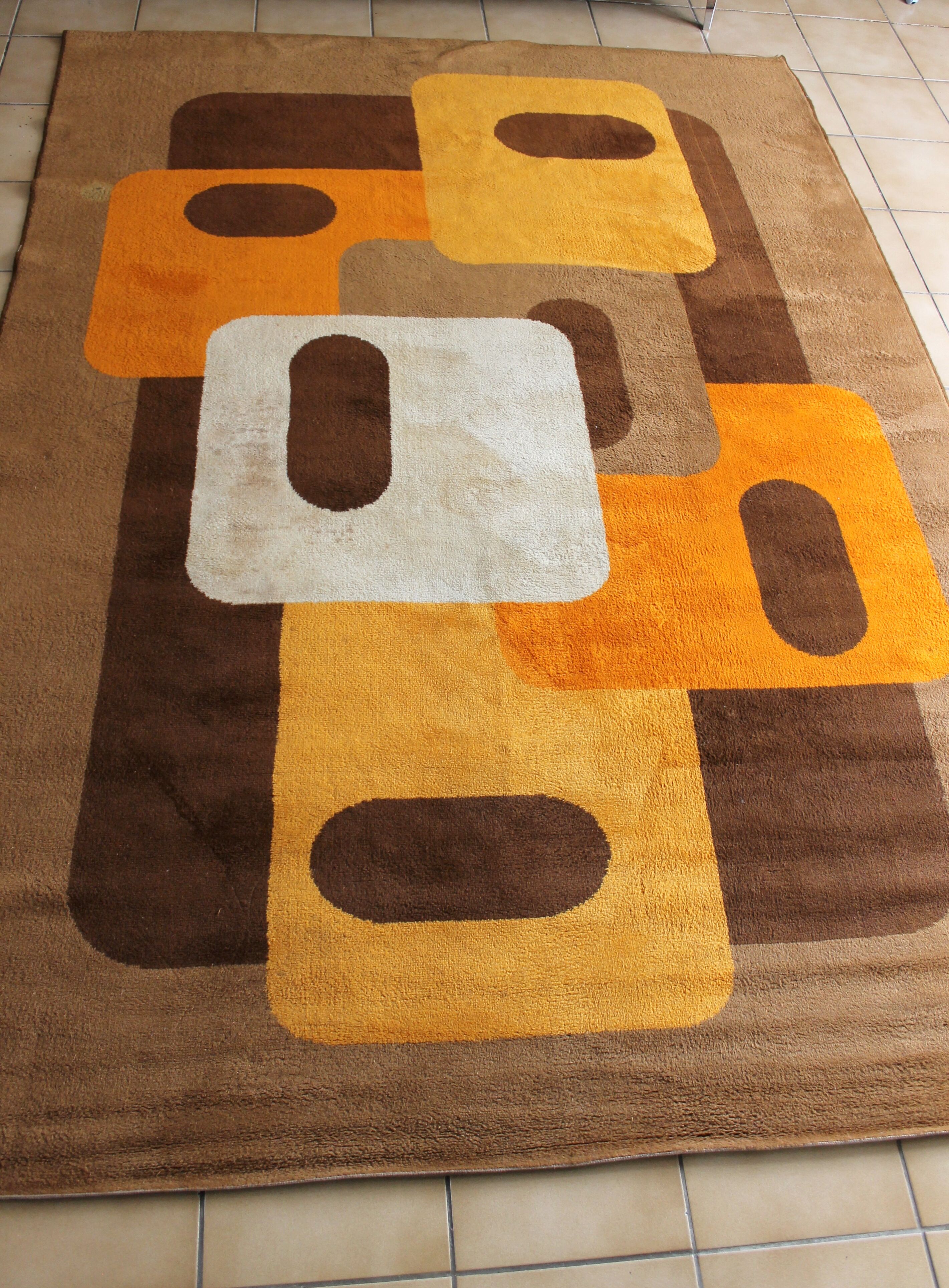 Carpet 1970 geometric shapes
