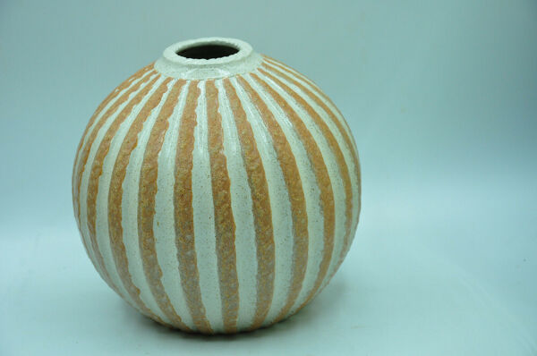 Vase coloquinte en grés signé Jacques Breugnot