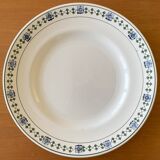 6 assiettes plates anciennes en faïence de Saint-Amand (Nord)