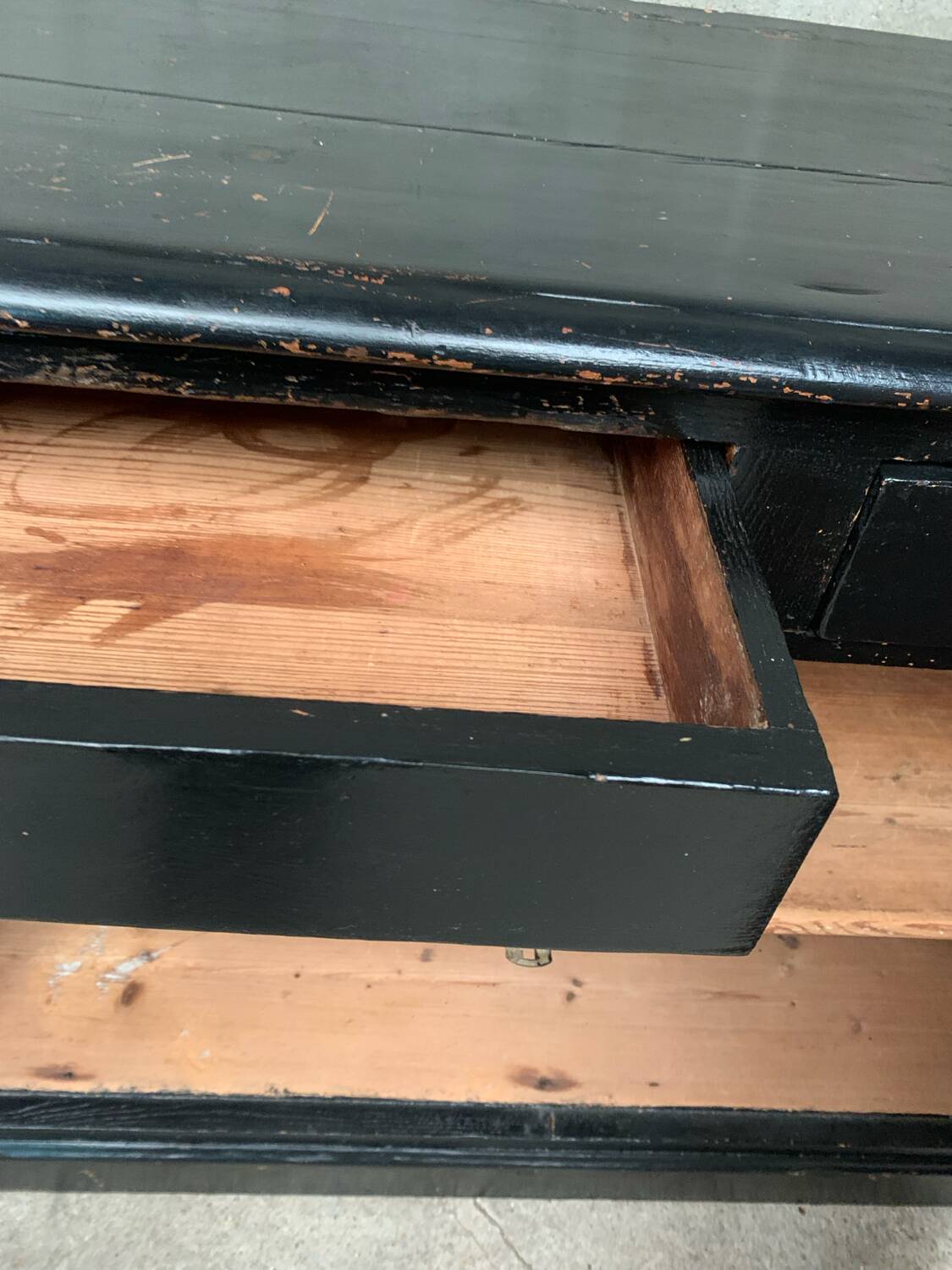 Black Parisian buffet