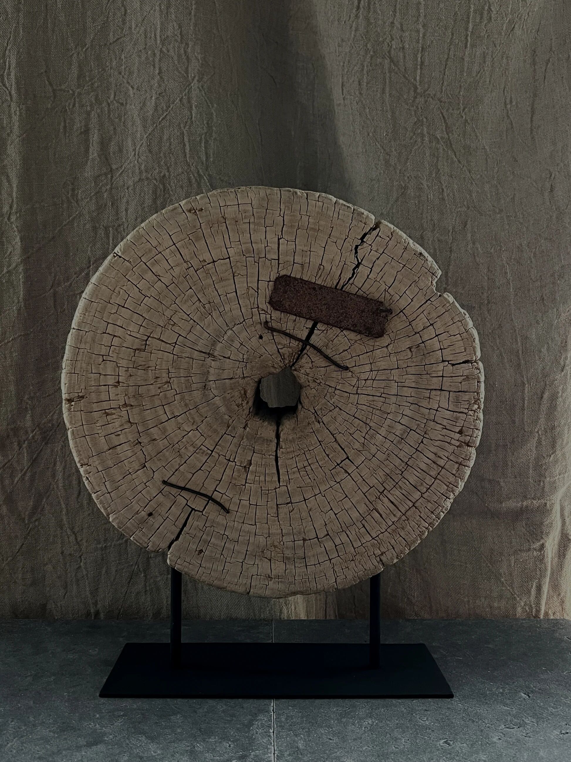 Sculptural wood - Ø44cm