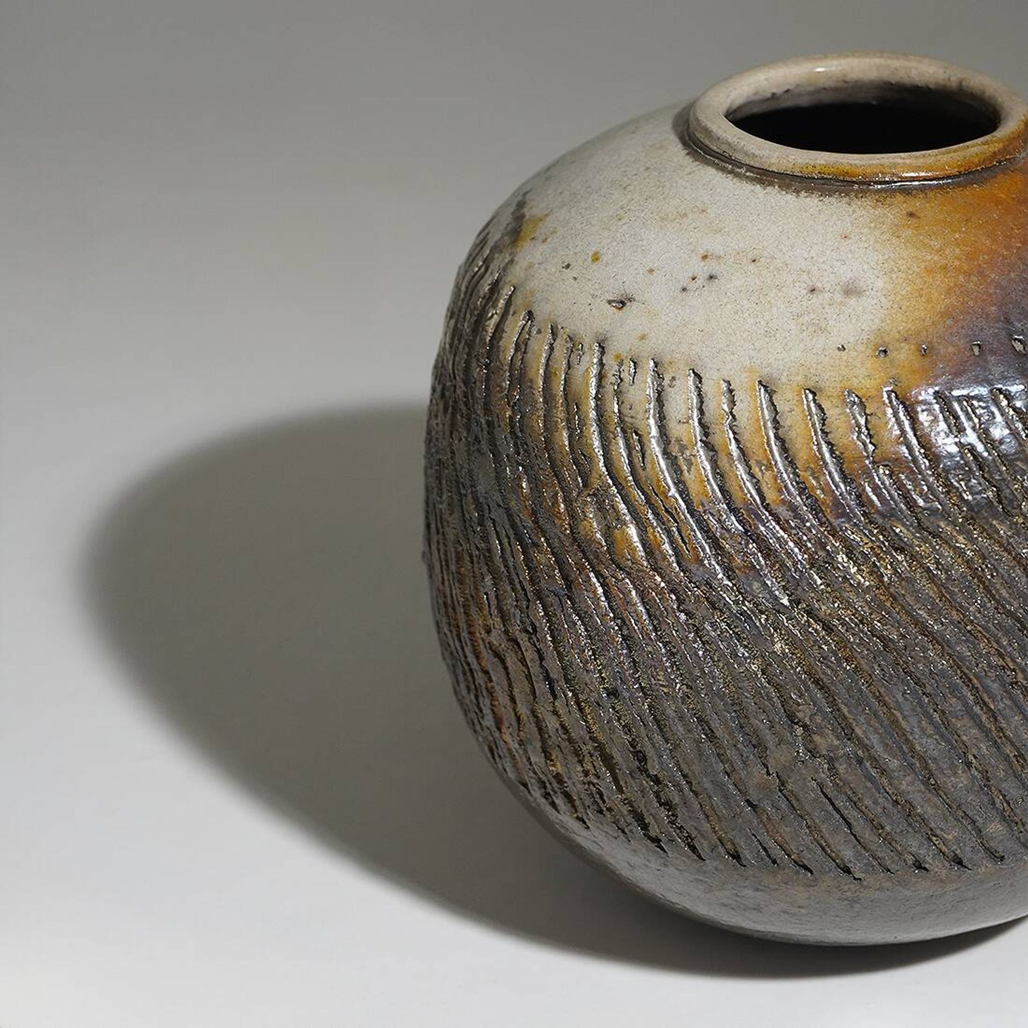 Vase sculptural en céramique émaillée, années 1970
