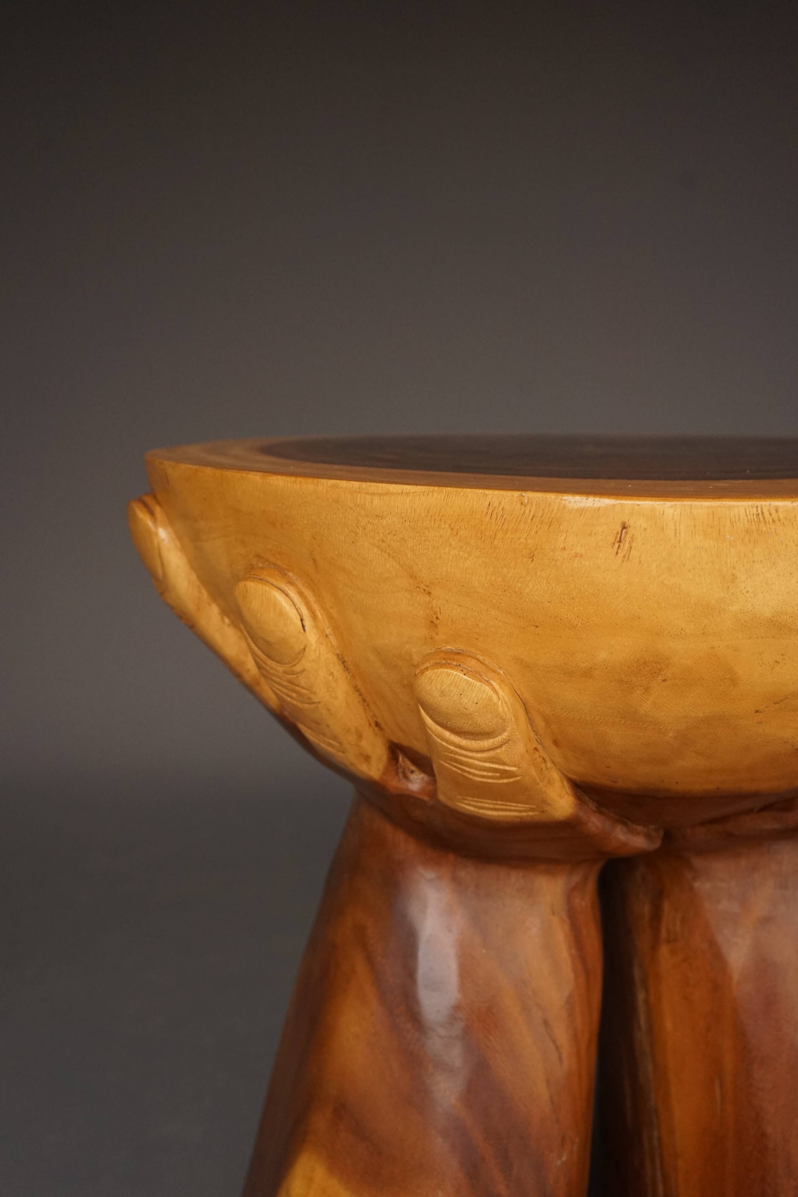 Table à manger vintage en bois massif. Années 1970