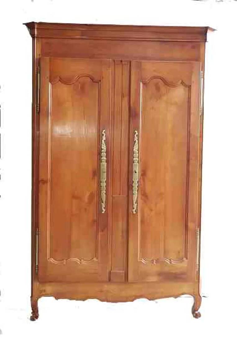 Armoire en merisier patine caramel