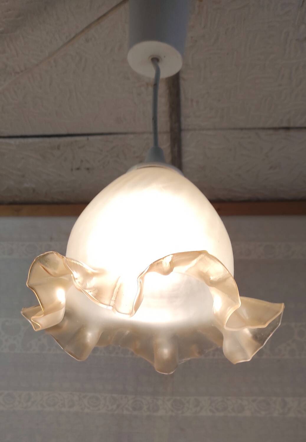 Suspension with opalescent and skirted glass lampshade. Noon. 20th century